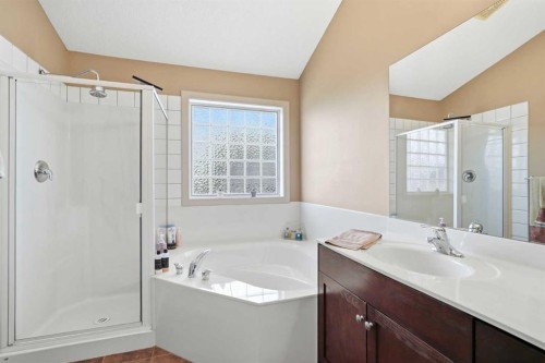 260 Willow Ridge Manor Sw, Diamond Valley, AB - Indoor Photo Showing Bathroom