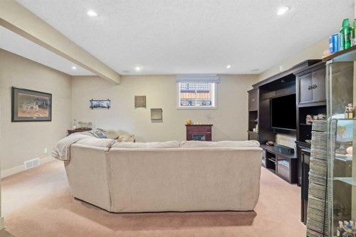 260 Willow Ridge Manor Sw, Diamond Valley, AB - Indoor