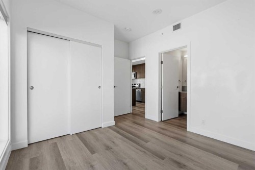 401-455 1 Avenue Ne, Calgary, AB - Indoor Photo Showing Other Room