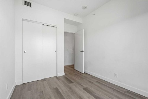 401-455 1 Avenue Ne, Calgary, AB - Indoor Photo Showing Other Room