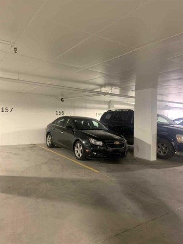 401-455 1 Avenue Ne, Calgary, AB - Indoor Photo Showing Garage