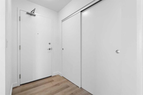 401-455 1 Avenue Ne, Calgary, AB - Indoor Photo Showing Other Room
