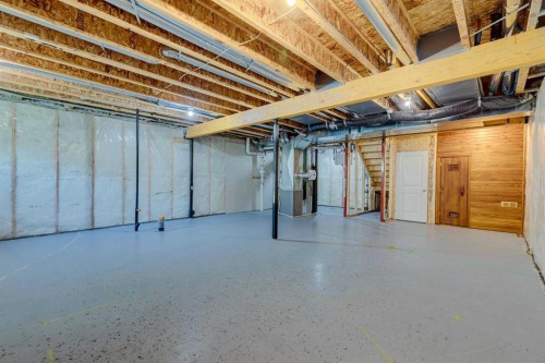 17 Crestbrook Hill Sw, Calgary, AB 