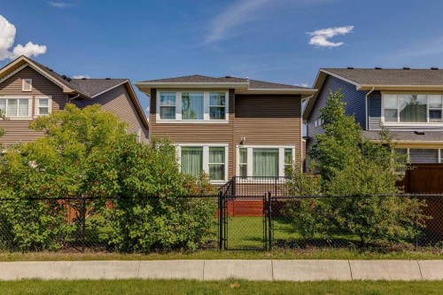 17 Crestbrook Hill Sw, Calgary, AB 