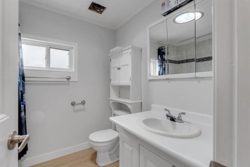 3223 83 Street Nw, Calgary, AB 