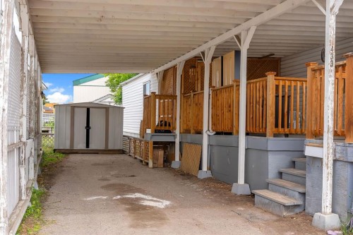 3223 83 Street Nw, Calgary, AB 