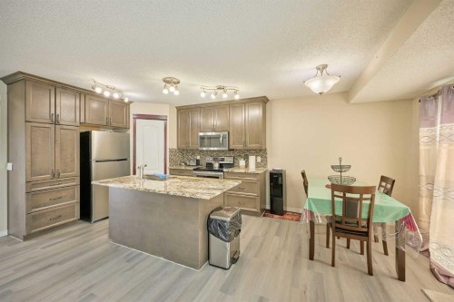 117 Douglas Ridge Circle Se, Calgary, AB 