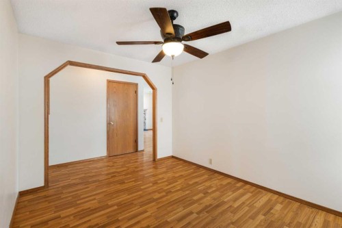 117 Douglasbank Way Se, Calgary, AB 