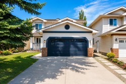 117 Douglasbank Way SE Calgary, AB T2Z 1W4