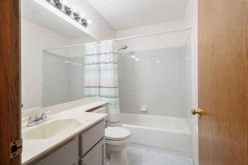 117 Douglasbank Way Se, Calgary, AB 