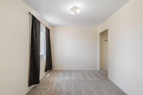 117 Douglasbank Way Se, Calgary, AB 