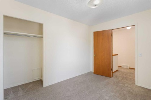 117 Douglasbank Way Se, Calgary, AB 