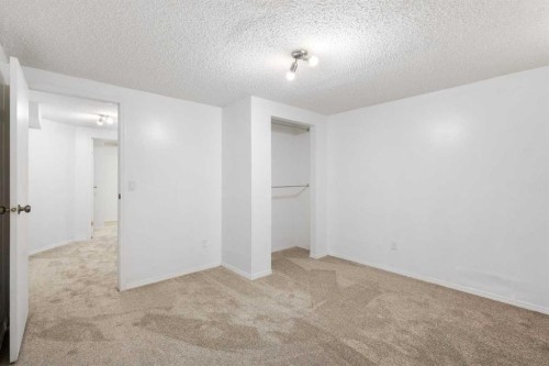 117 Douglasbank Way Se, Calgary, AB 