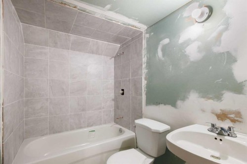 117 Douglasbank Way Se, Calgary, AB 