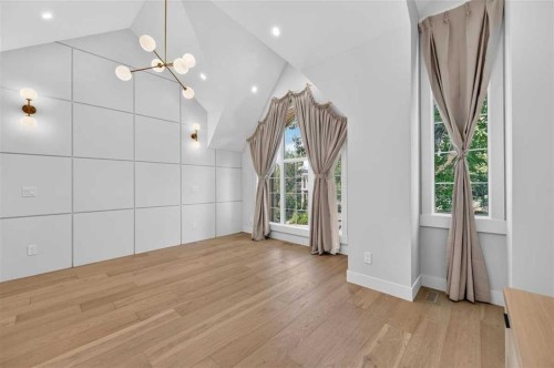 924 33A Street Nw, Calgary, AB - Indoor Photo Showing Other Room