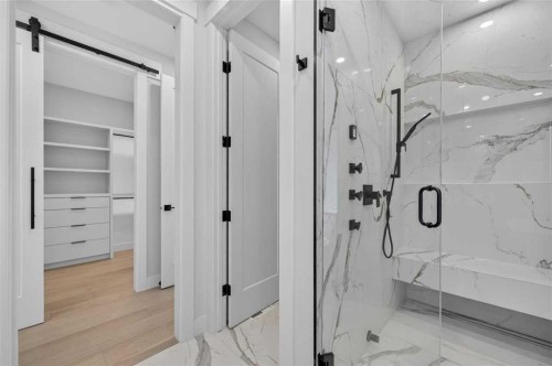 924 33A Street Nw, Calgary, AB - Indoor