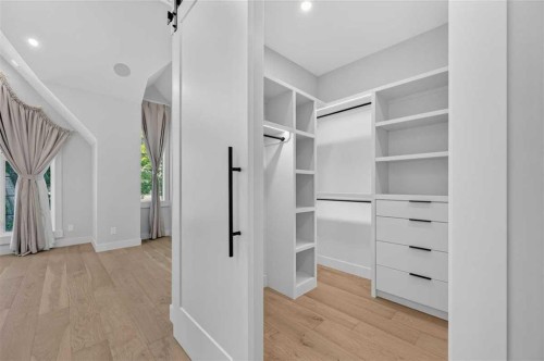 924 33A Street Nw, Calgary, AB - Indoor