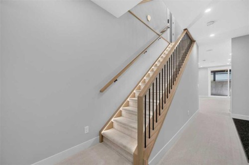 924 33A Street Nw, Calgary, AB - Indoor Photo Showing Other Room