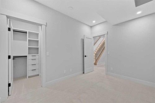 924 33A Street Nw, Calgary, AB - Indoor Photo Showing Other Room