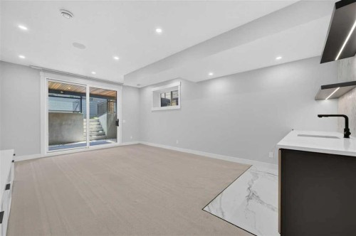 924 33A Street Nw, Calgary, AB - Indoor