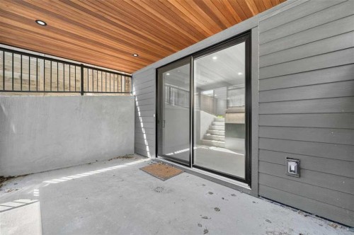 924 33A Street Nw, Calgary, AB - Outdoor With Exterior