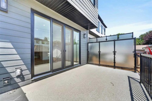 924 33A Street Nw, Calgary, AB - Outdoor With Exterior