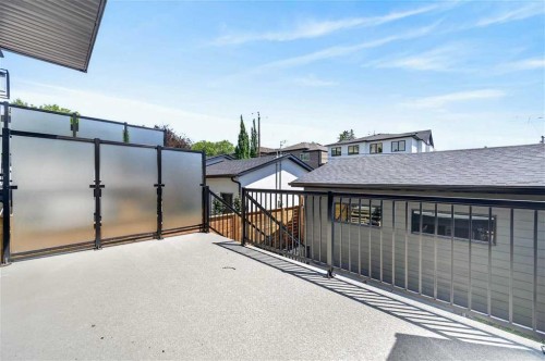 924 33A Street Nw, Calgary, AB - Outdoor With Exterior