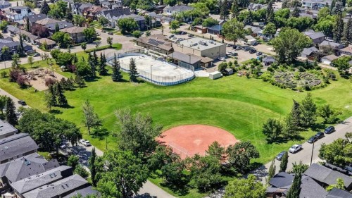 924 33A Street Nw, Calgary, AB - Outdoor With View