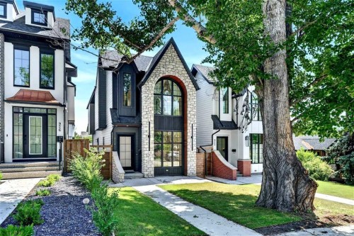 924 33A Street Nw, Calgary, AB - Outdoor With Facade