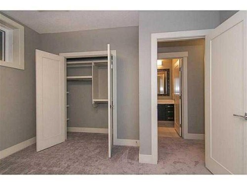 532 22 Avenue Ne, Calgary, AB - Indoor