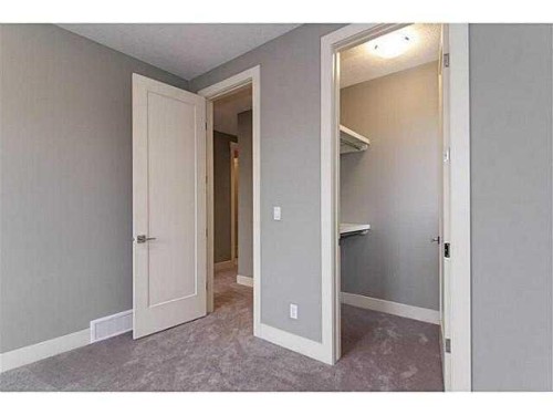 532 22 Avenue Ne, Calgary, AB - Indoor