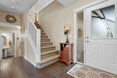 241 Sunset Heights, Cochrane, AB - Indoor Photo Showing Other Room
