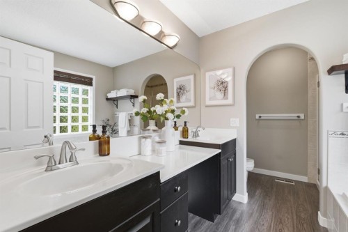 132 Coopers Heights Sw, Airdrie, AB - Indoor Photo Showing Bathroom