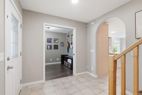 132 Coopers Heights Sw, Airdrie, AB - Indoor Photo Showing Other Room