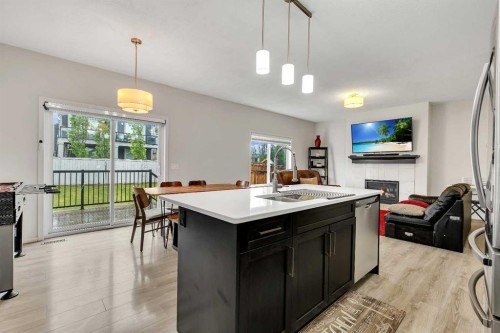 262 Hillcrest Heights Sw, Airdrie, AB - Indoor Photo Showing Other Room