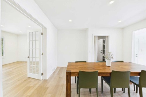 416 Thornhill Place Nw, Calgary, AB - Indoor Photo Showing Dining Room