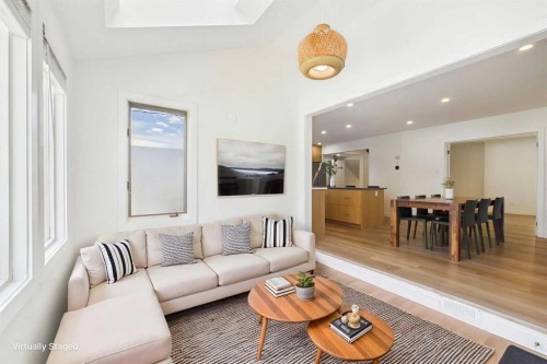 416 Thornhill Place Nw, Calgary, AB - Indoor Photo Showing Living Room