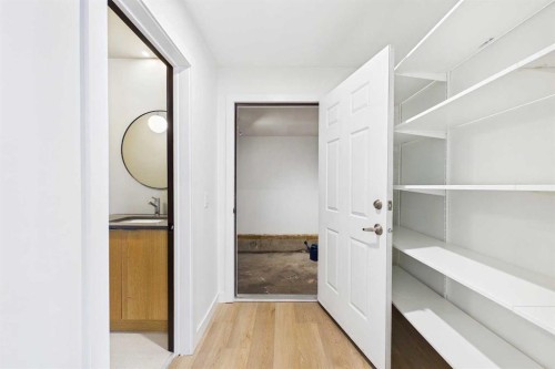 416 Thornhill Place Nw, Calgary, AB - Indoor