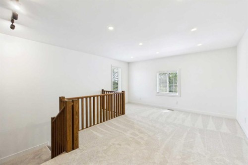 416 Thornhill Place Nw, Calgary, AB - Indoor Photo Showing Other Room