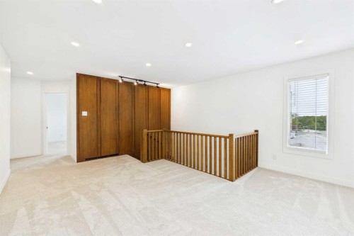 416 Thornhill Place Nw, Calgary, AB - Indoor Photo Showing Other Room