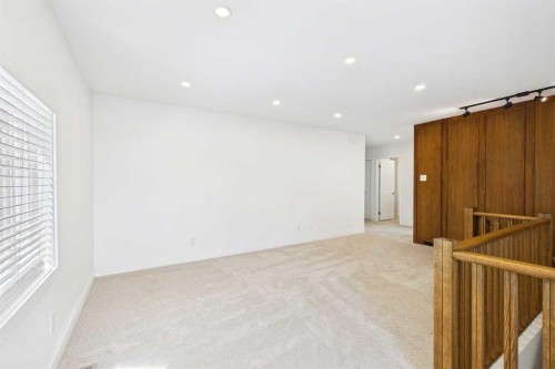 416 Thornhill Place Nw, Calgary, AB - Indoor Photo Showing Other Room