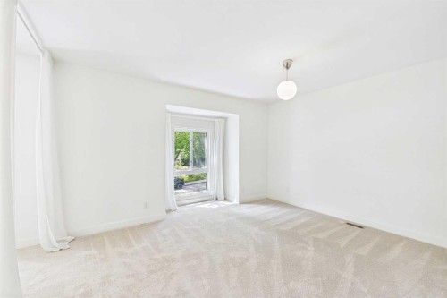 416 Thornhill Place Nw, Calgary, AB - Indoor Photo Showing Other Room