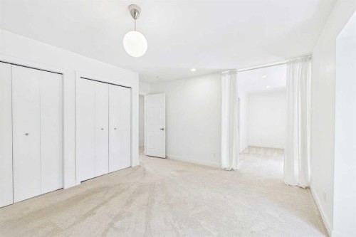 416 Thornhill Place Nw, Calgary, AB - Indoor Photo Showing Other Room