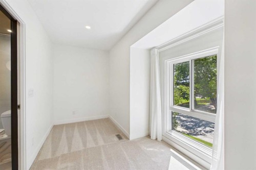 416 Thornhill Place Nw, Calgary, AB - Indoor Photo Showing Other Room