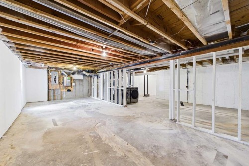 416 Thornhill Place Nw, Calgary, AB - Indoor Photo Showing Basement