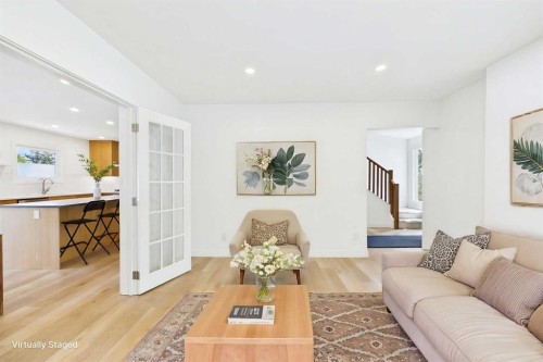416 Thornhill Place Nw, Calgary, AB - Indoor Photo Showing Living Room