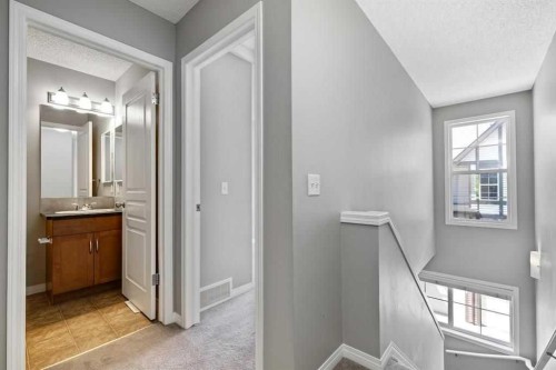 159 New Brighton Villas Se, Calgary, AB 