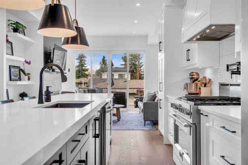 2032 37 Avenue Sw, Calgary, AB - Indoor Photo Showing Kitchen With Upgraded Kitchen