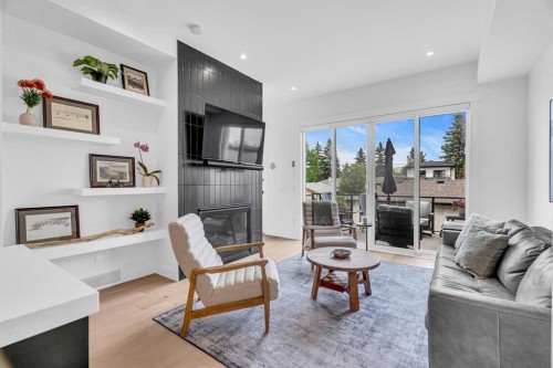2032 37 Avenue Sw, Calgary, AB - Indoor Photo Showing Living Room