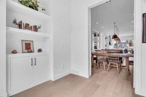 2032 37 Avenue Sw, Calgary, AB - Indoor Photo Showing Other Room